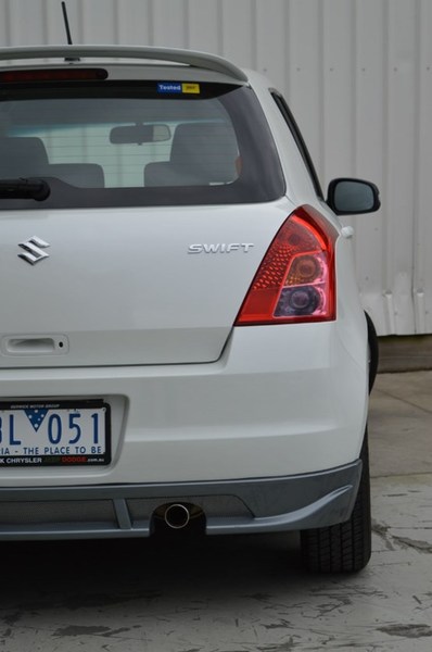 2009 SUZUKI SWIFT 100TH ANNIVERSARY RS415