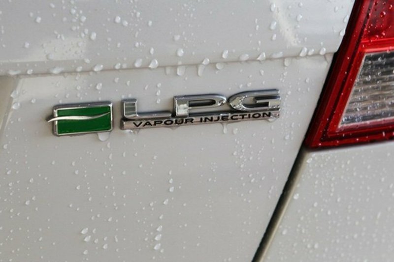 2013 HOLDEN COMMODORE OMEGA (LPG) VE II MY12.5