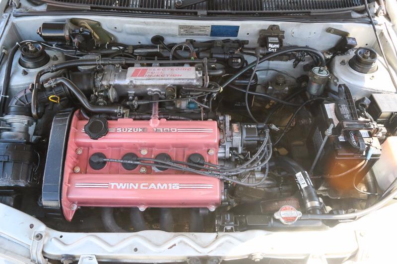 1998 SUZUKI SWIFT GTi
