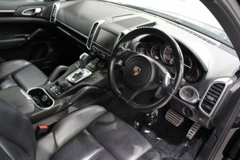 2010 PORSCHE CAYENNE S HYBRID SERIES 2