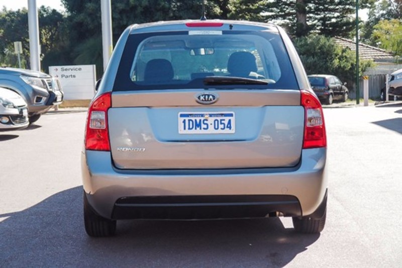 2010 KIA RONDO LX UN