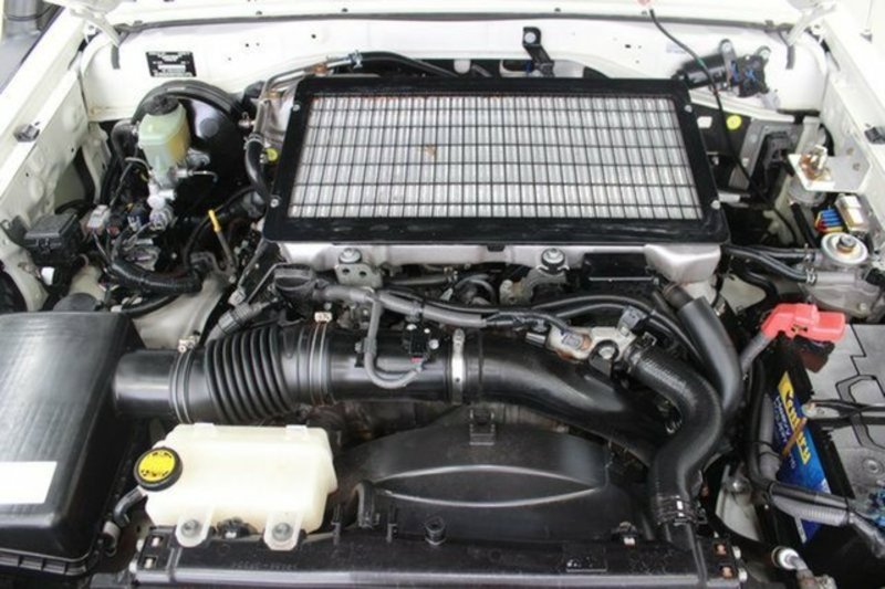 2012 TOYOTA LANDCRUISER WORKMATE (4x4) VDJ76R MY12 UPDATE