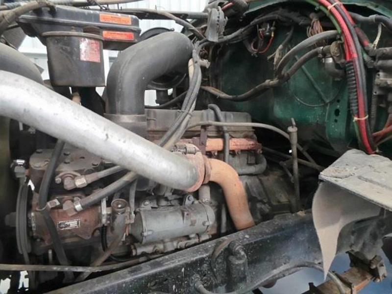 1990 FORD L8000