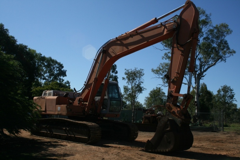 1996 HALLA HE280LCE EXCAVATOR 212