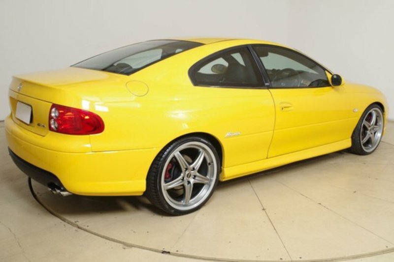 2004 HOLDEN MONARO CV8 VZ