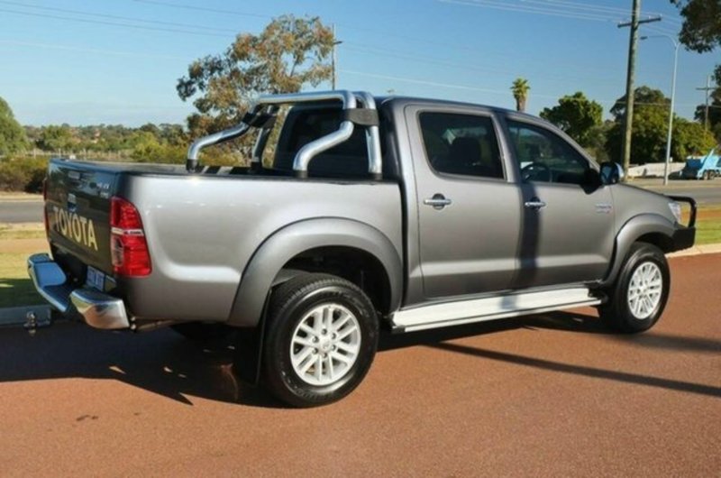 2013 TOYOTA HILUX SR5 (4x4) KUN26R MY12