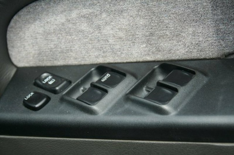 2001 HOLDEN JACKAROO SE LWB (4x4) U8