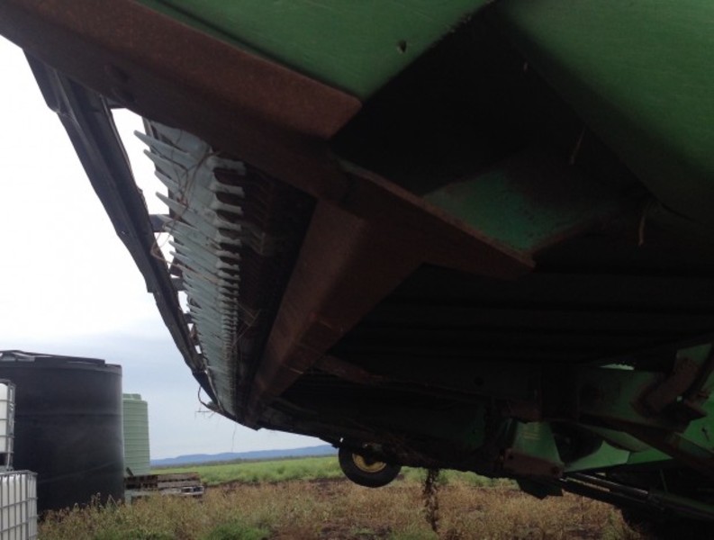 JOHN DEERE 936D Harvester Header