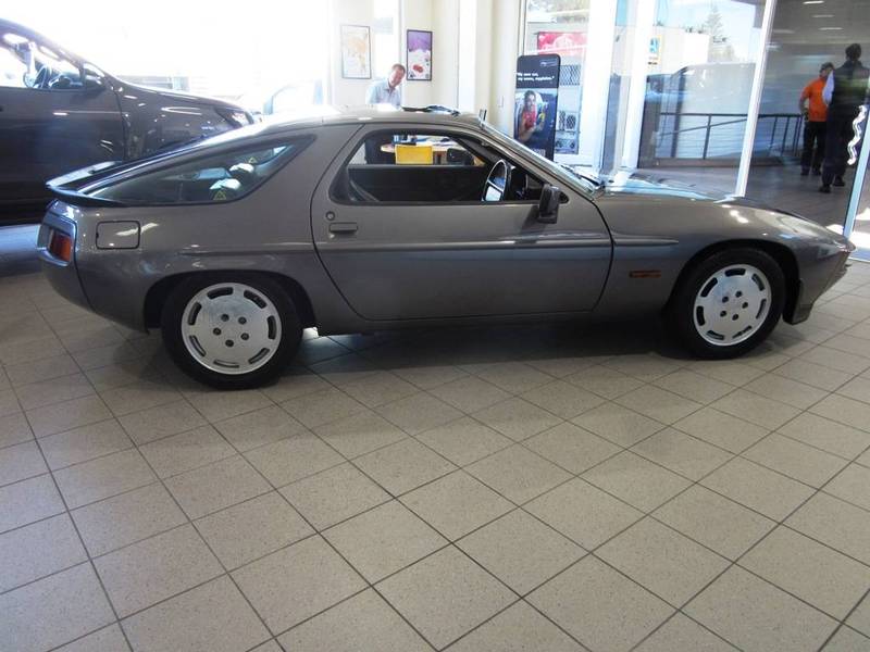 1986 PORSCHE 928 S