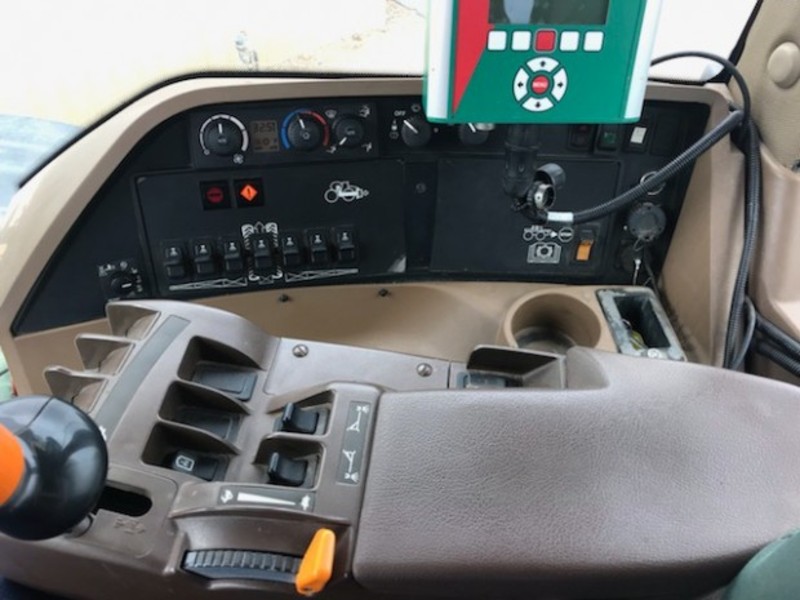 JOHN DEERE 4930 Sprayer