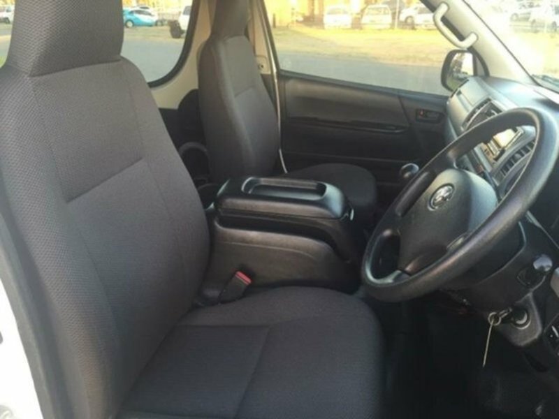 2013 TOYOTA HIACE COMMUTER KDH223R MY12 UPGRADE
