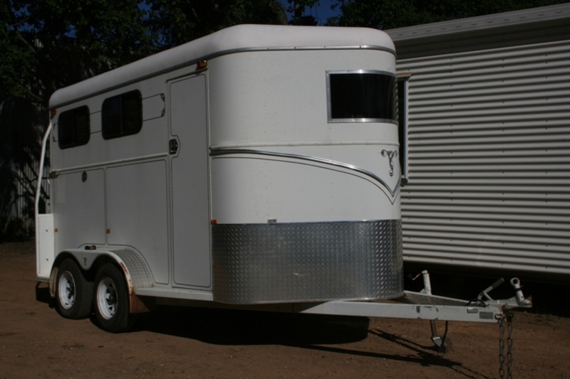2004 GIBSON 2 HORSE ANGLE FLOAT 1715