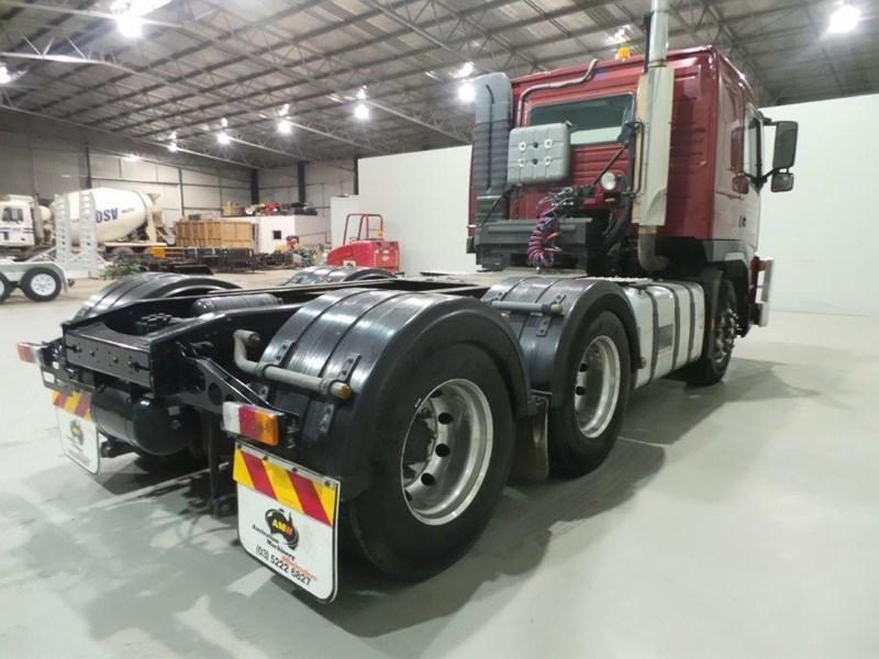 2005 VOLVO FM12