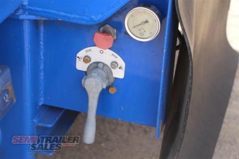 2008 MOORE Semi Retractable Tipping Skel Semi
