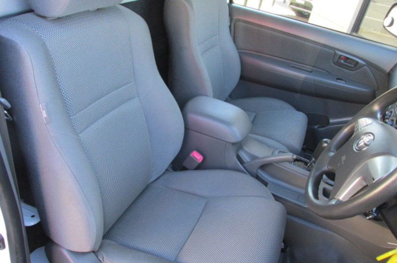 2012 TOYOTA HILUX SR (4x4) KUN26R MY12