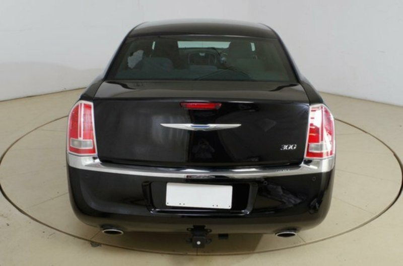 2012 CHRYSLER 300 LIMITED MY12