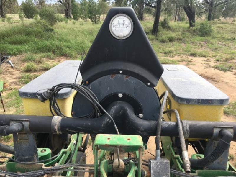 JOHN DEERE 1700 Planters