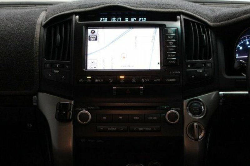 2011 TOYOTA LANDCRUISER SAHARA (4x4) UZJ200R 09 UPGRADE