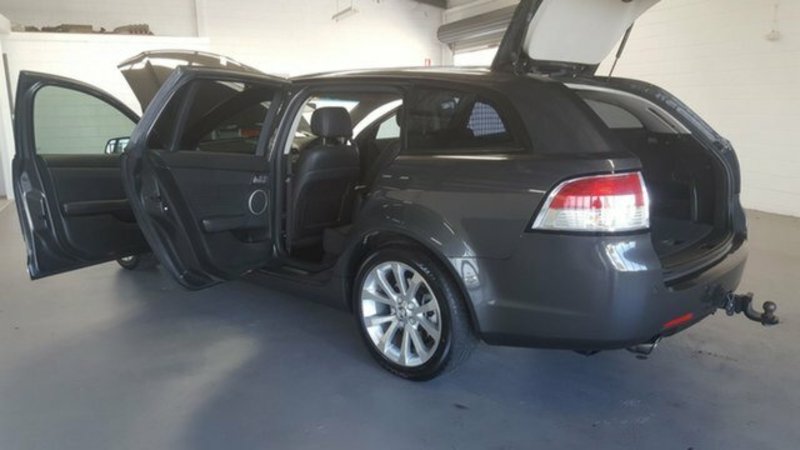 2010 HOLDEN CALAIS V VE MY10