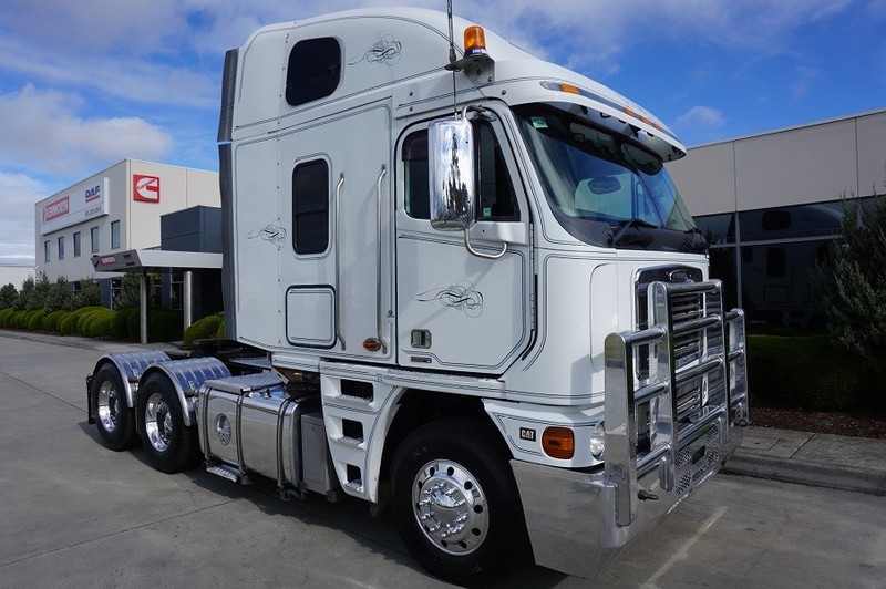 2007 FREIGHTLINER Argosy 110" Hi Cab Argosy Truck