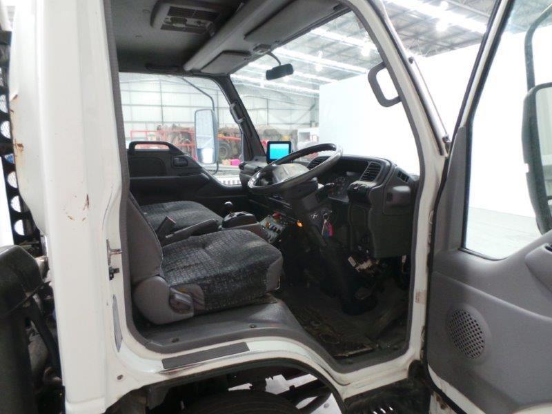 2006 ISUZU NPR400 GARBAGE COMPACTOR