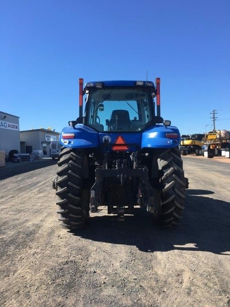 NEW HOLLAND T8050 Tractor