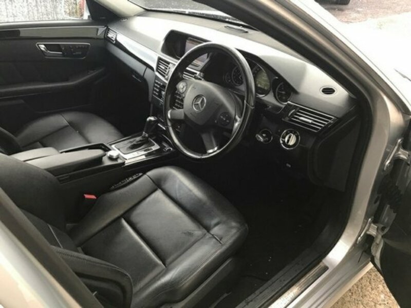 2010 MERCEDES-BENZ E250 CDI W212 BlueEFFICIENCY Avantgarde Sedan 4dr Spts Auto 5sp 2.1DT