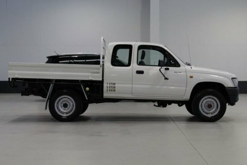 2001 TOYOTA HILUX (4x4) RZN174R