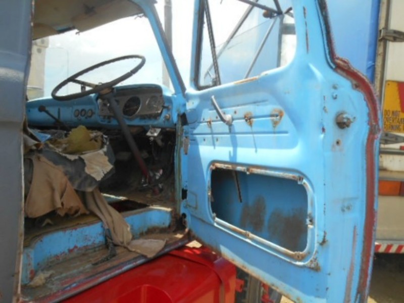 FORD F800 CREW F800 CREW Truck