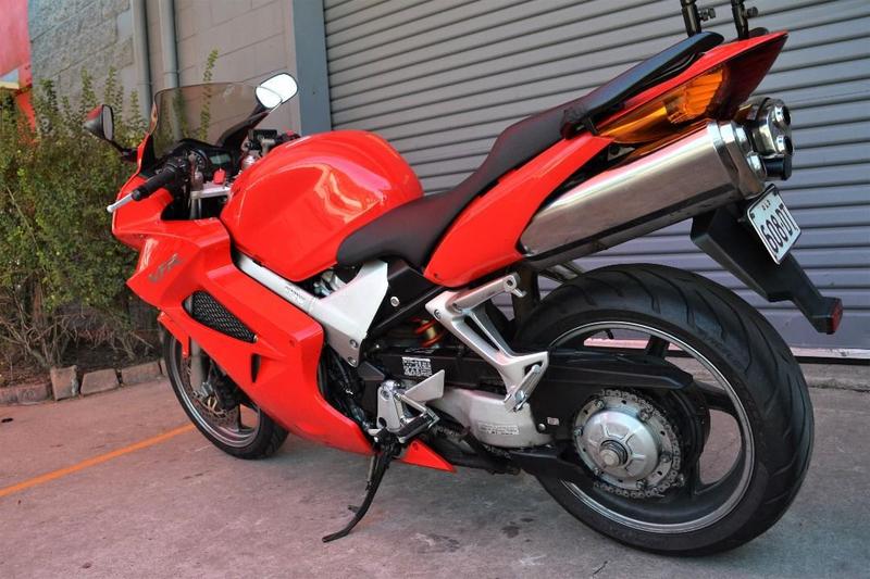 2005 HONDA VFR800FI