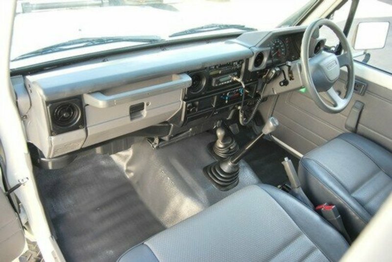 2005 TOYOTA LANDCRUISER HDJ79R