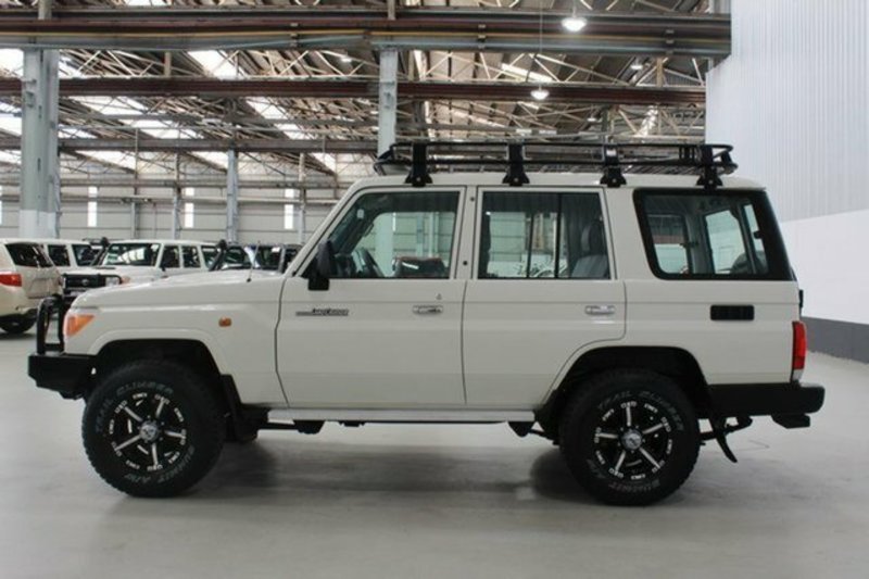 2012 TOYOTA LANDCRUISER WORKMATE (4x4) VDJ76R MY12 UPDATE
