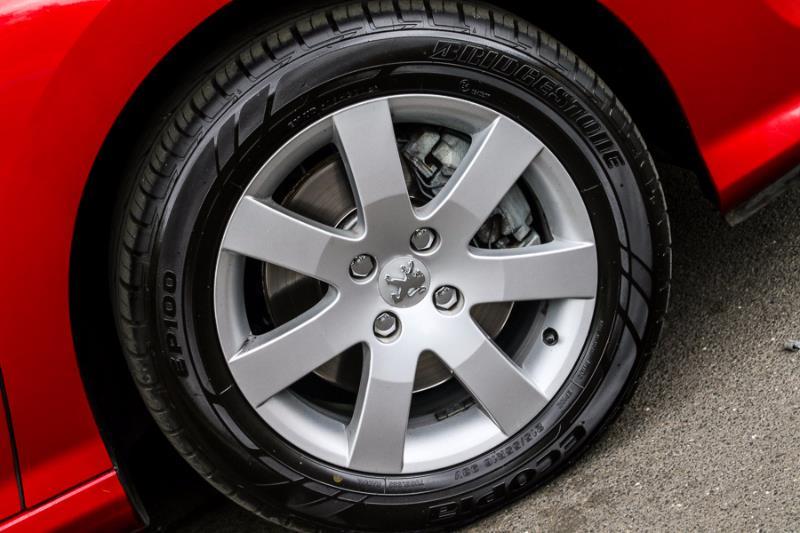 2008 PEUGEOT 308 XS HDi T7