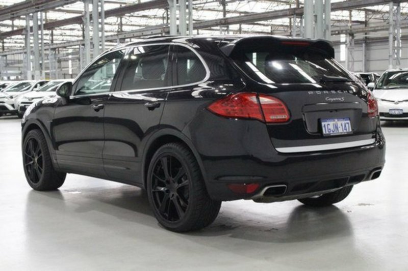 2010 PORSCHE CAYENNE S HYBRID SERIES 2