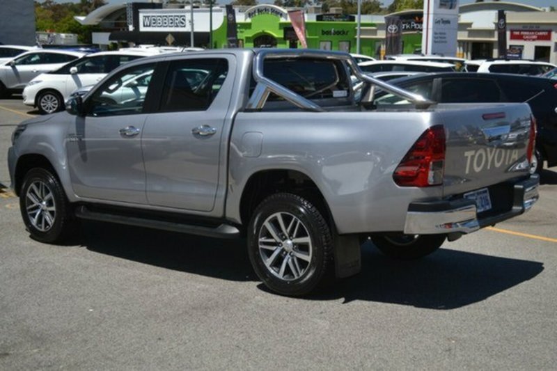 2016 TOYOTA HILUX SR5 (4x4) GUN126R