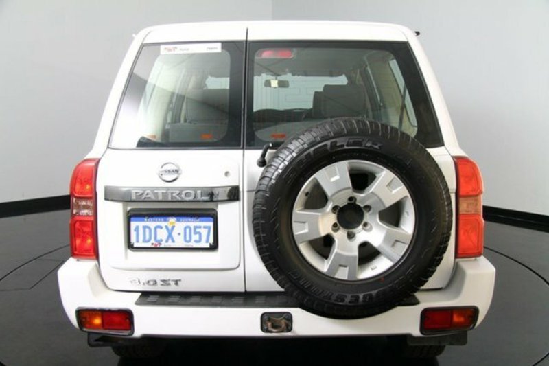 2006 NISSAN PATROL ST (4x4) GU IV