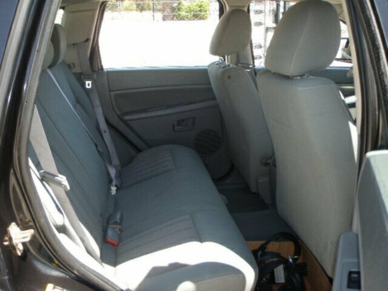 2005 JEEP GRAND CHEROKEE LAREDO (4x4) WH