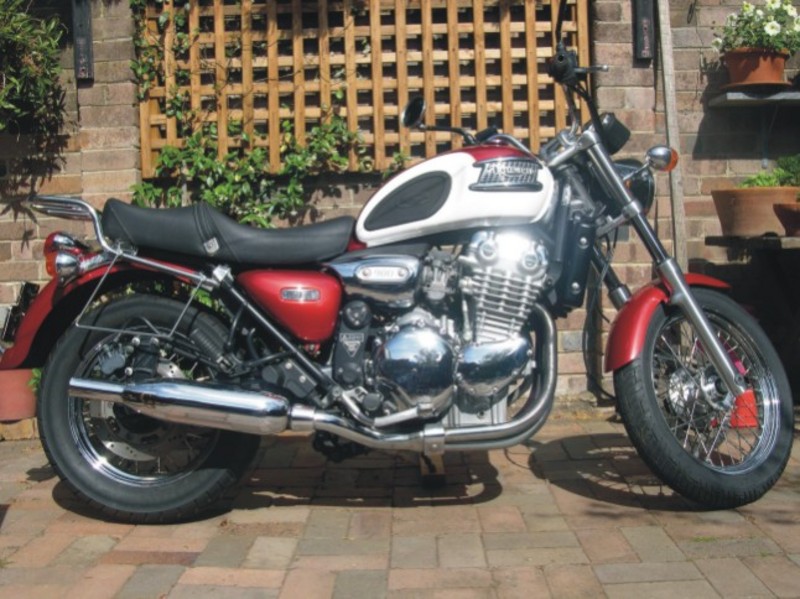 2001 TRIUMPH THUNDERBIRD 900
