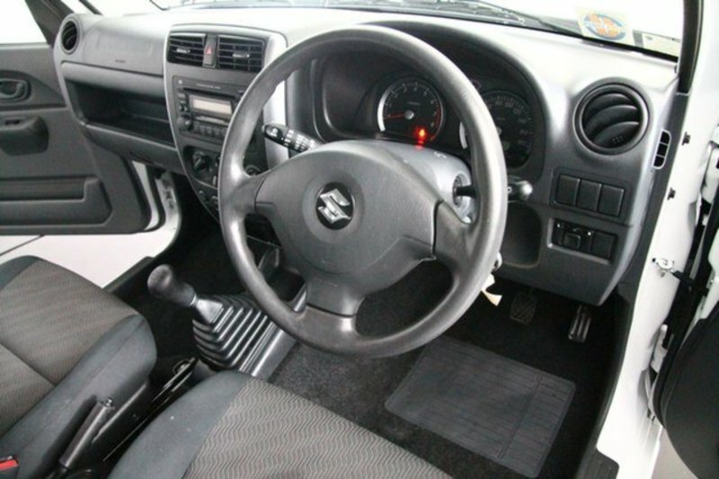 2013 SUZUKI JIMNY Sierra SN413 T6