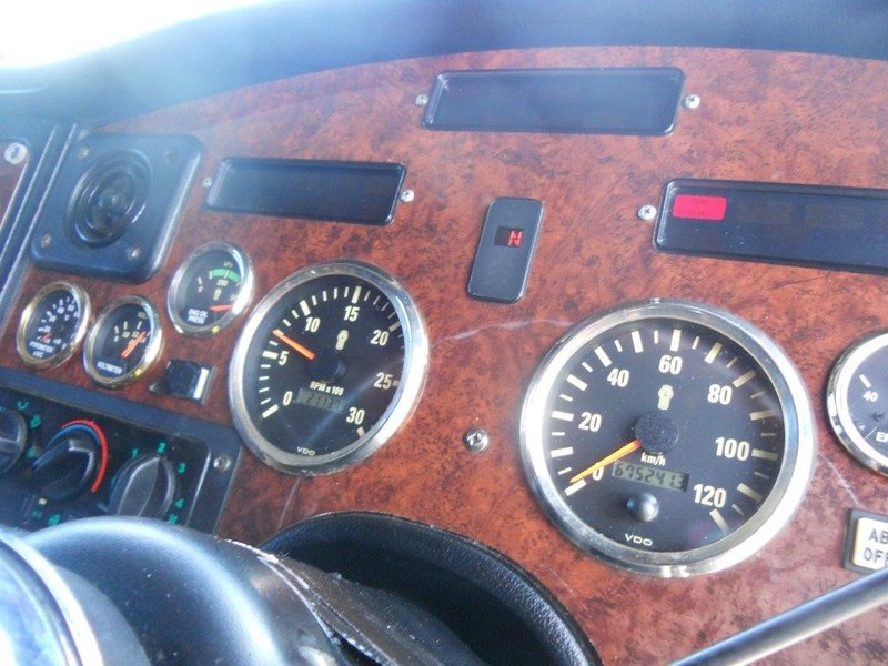 2010 KENWORTH K108 Aerodyne K108 Truck