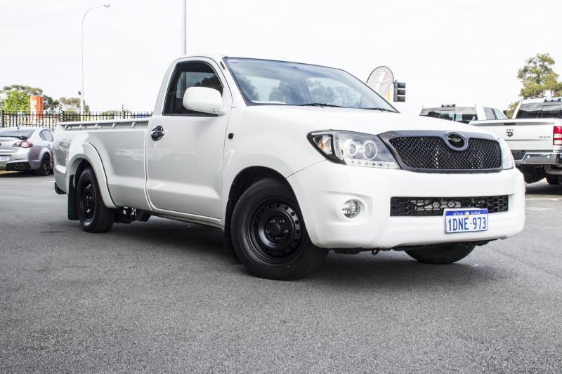 2010 TOYOTA HILUX SR GGN15R 09 UPGRADE