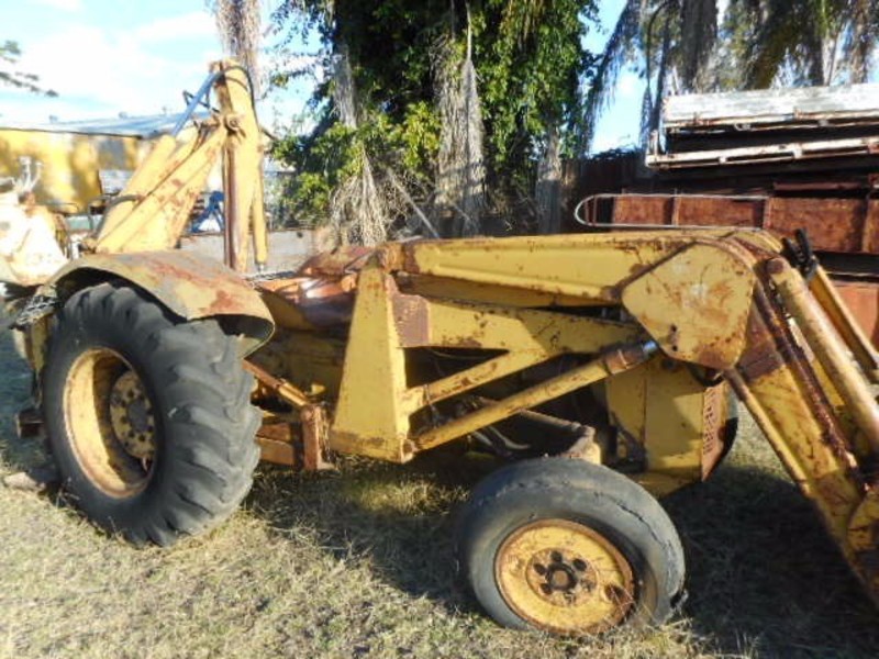 MASSEY FERGUSON 40 Massey Ferguson 40 Backhoe 40 Tractor