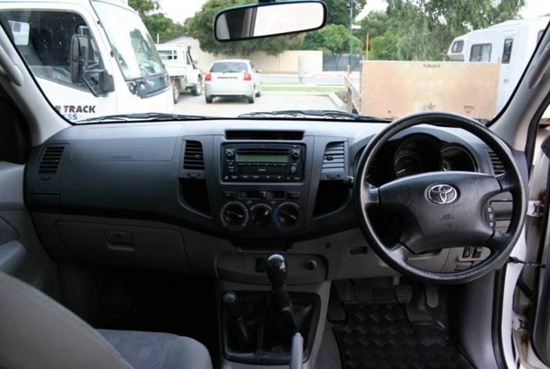 2009 TOYOTA HILUX SR (4x4) KUN26R 08 UPGRADE