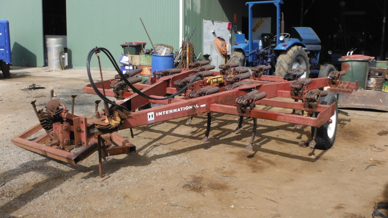 INTERNATIONAL 211 SCARIFIER 3103