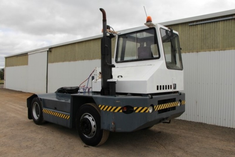 2002 SISU TUGMASTER Tugmaster