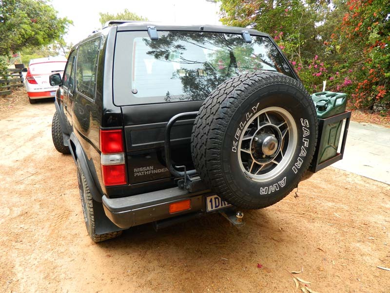 1989 NISSAN PATHFINDER DX (4x4) WNYD21
