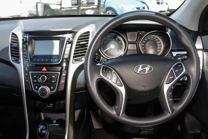 15 HYUNDAI i30 GD3 SERIES II MY16 ACTIVE HBK5DR SA 6SP 1.8I