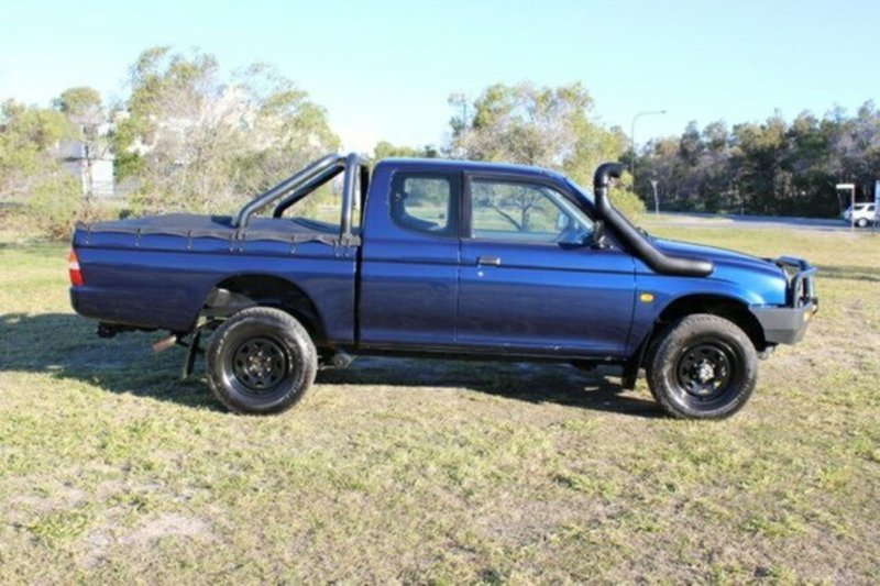 2001 MITSUBISHI TRITON GLX Club Cab MK