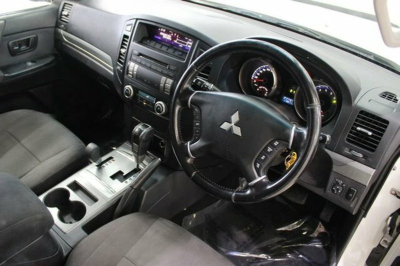 2011 MITSUBISHI PAJERO GLX LWB (4x4) NW MY12