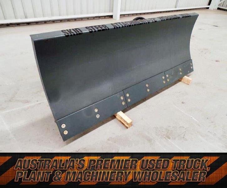 2016 WORKMATE 1830MM DOZER BLADES